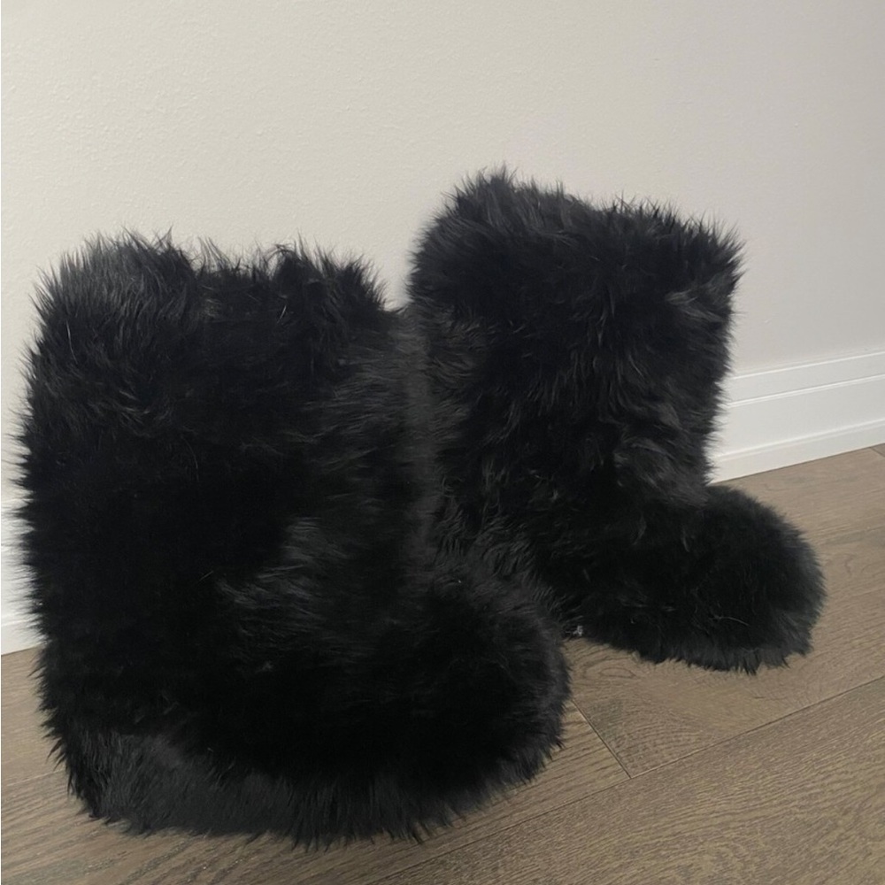 UGG Mama Black Furry Winter Boots